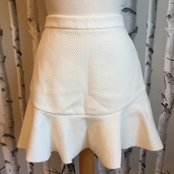 Zara Dresses & Skirts - Zara Ivory Waffle Raw Hem Ruffle Skirt Large.